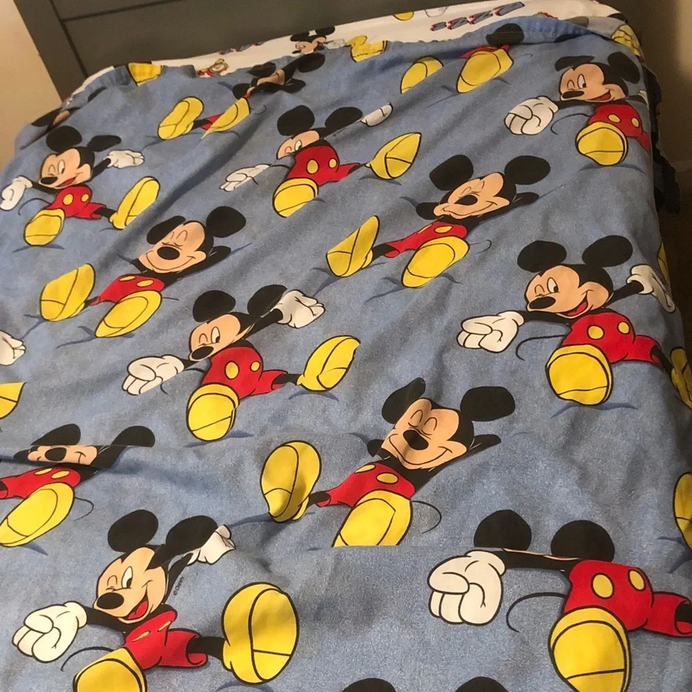 Disney Mickey Mouse Sleep Pattern Sheet - White, Yellow, Red, Blue